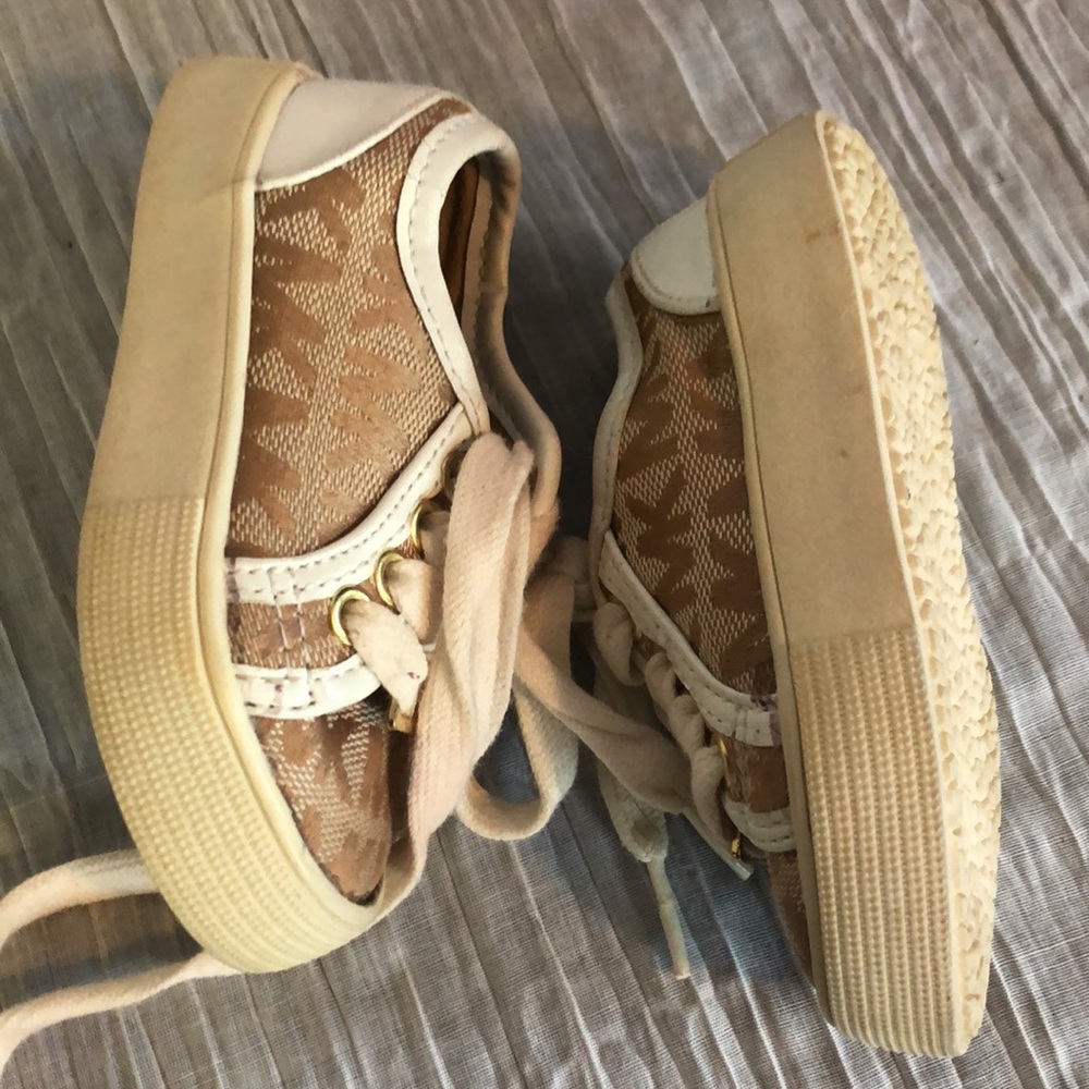 MICHAEL KORS girls toddler lace up sneakers size 5 tan signature logo - Picture 7 of 13